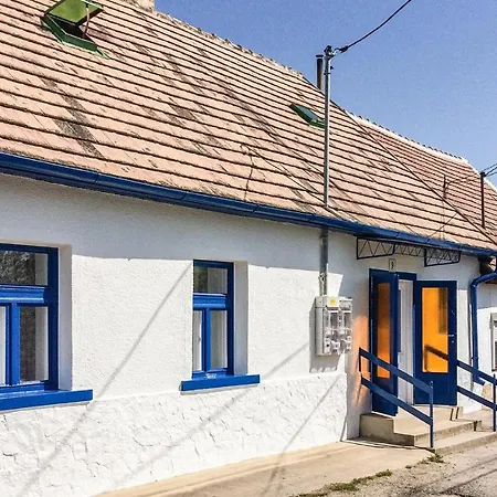 Amazing In W/ Wifi And 2 Bedrooms Ferienhaus